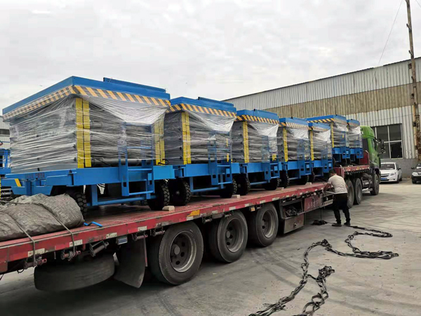 移動升降機(jī) 移動升降機(jī)